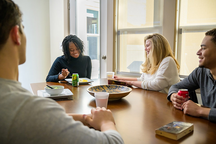 group of patients at meal time together talking about detoxing from codeine in Washington, D.C.